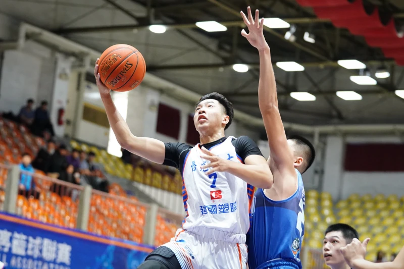 僑光科大游文祥25分。大專體總提供