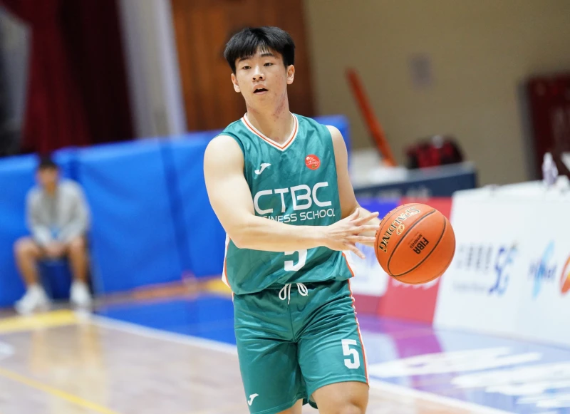 中信學院劉恩任17分6助攻。大專體總提供
