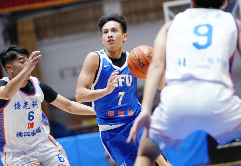 虎尾科大楊程恩18分。大專體總提供