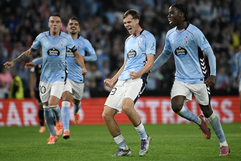 塞爾塔鋒線小將史威伯格（Williot Swedberg，中）於下半場獨中兩元。法新社