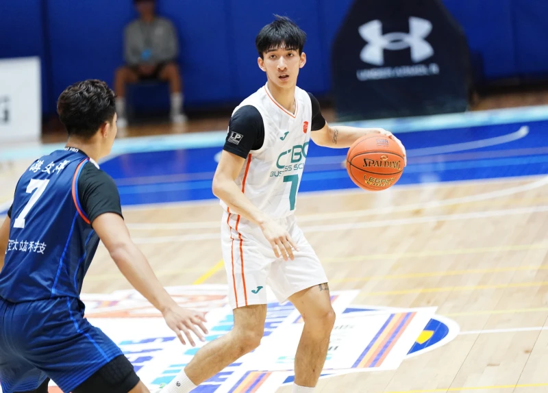 中信學院張俊生35分9籃板6助攻4抄截。大專體總提供