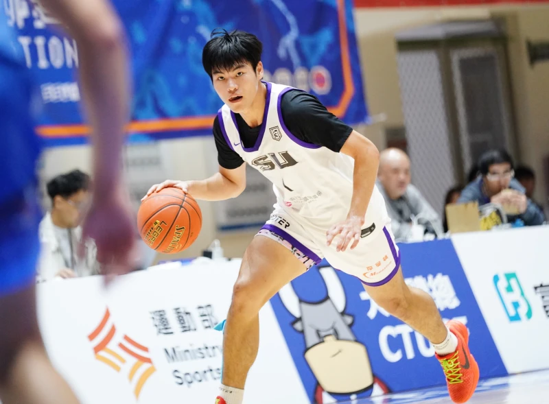 義守大學陳家銓12分9籃板。大專體總提供