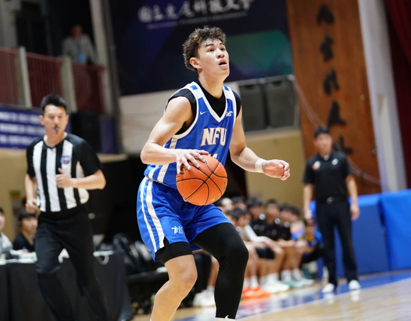 虎尾科大查傑13分11籃板。大專體總提供