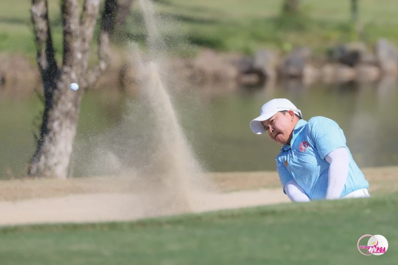 泰國選手帕查拉朱達P.K. Kongkraphan以兩回合總桿低於標準桿7桿的137桿，繼續保持單獨領先。Tlpga／葉勇宏攝