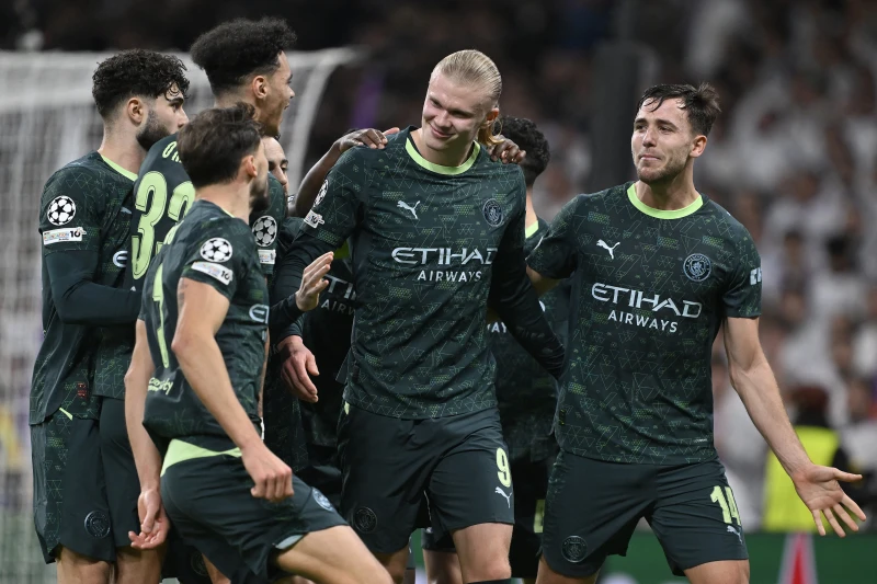 哈蘭德的１２碼球助曼城逆轉打敗皇馬。法新社