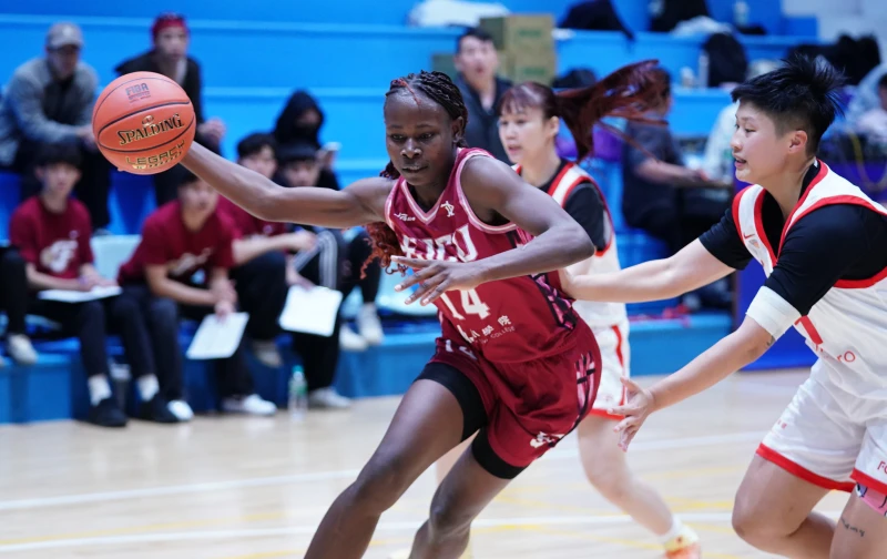 輔仁大學柯洛薇15分13籃板。大專體總提供