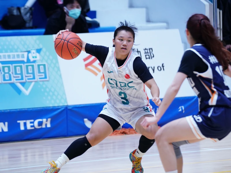 中信學院陳妤薰命中4記外線拿下18分。大專體總提供