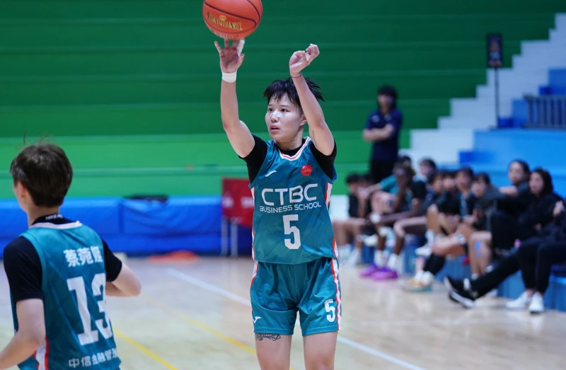 中信學院邱群琋攻下55分寫下UBA公開一級單場最高得分紀錄。大專體總提供