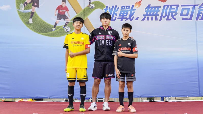 旅日大學長劉炫緯(中)返台分享。山葉機車提供