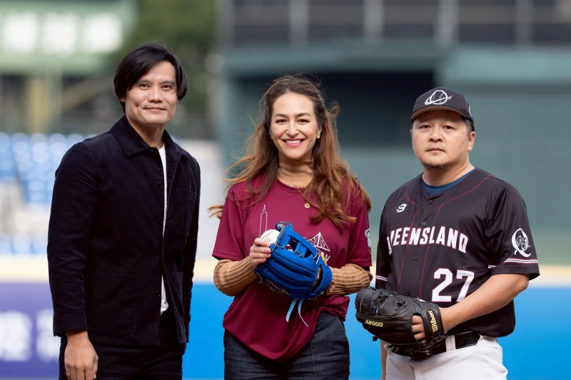 費裘娜與王勝偉。大會提供