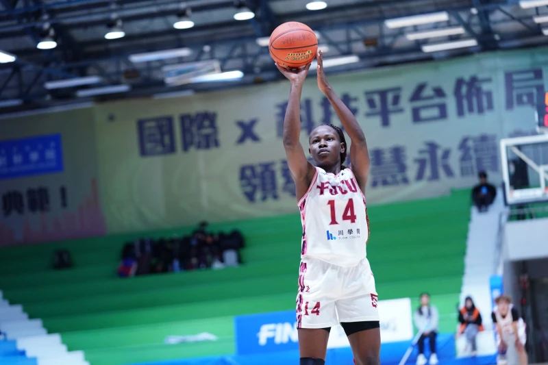 輔仁大學柯洛薇15分20籃板。大專體總提供