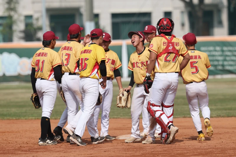 輔大贏球保住晉級8強的希望。大專體總提供