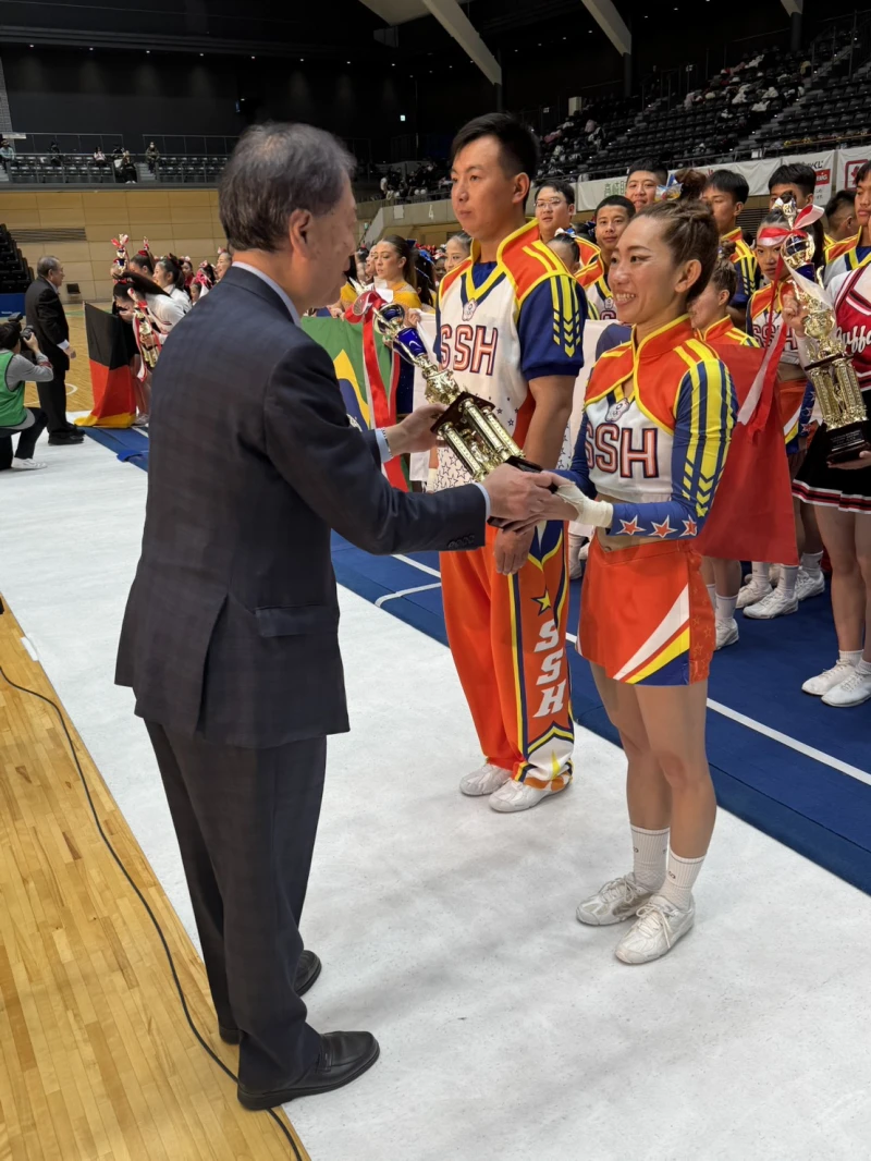 新興高中All Stars暌違16年奪啦啦隊混合小組金牌。中華民國啦啦隊總會提供