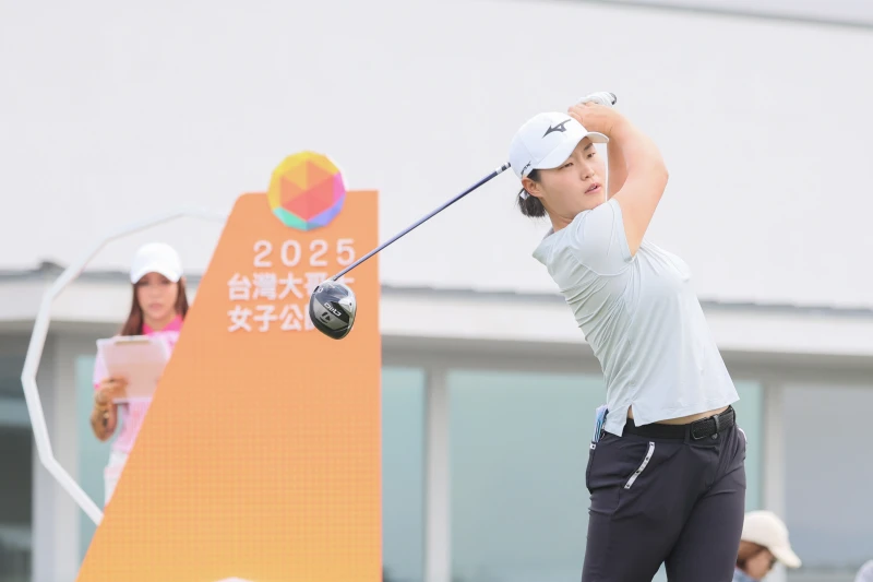 韓國選手鄭瑟琪靠第17洞老鷹戲劇性彎道超車，躍居領先地位。大會提供