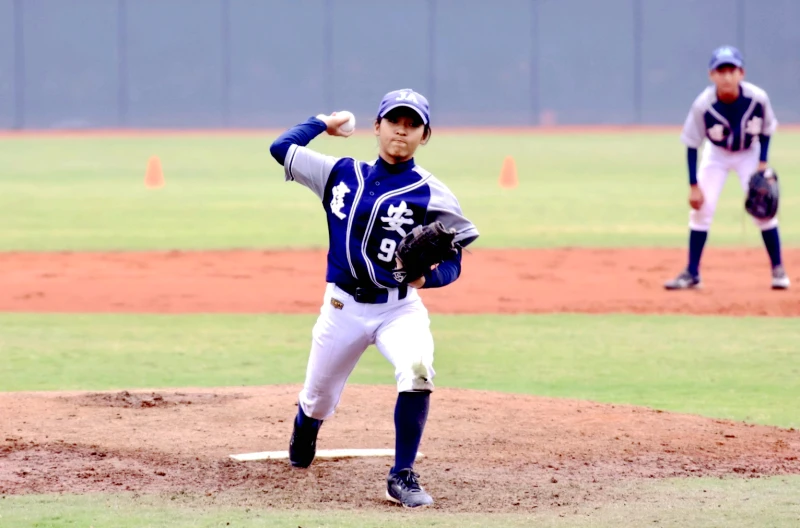女投手吳淳暄延長賽穩守。學生棒聯提供