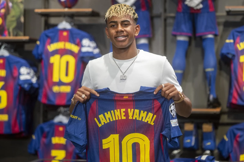 巴塞隆納足球俱樂部18歲邊鋒亞馬爾（Lamine Yamal）今年賣出最多球衣。法新社