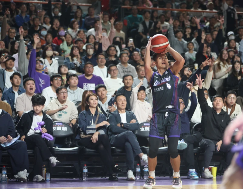 高國豪復出獲得全場4,817名觀眾鼓舞。陳楷攝