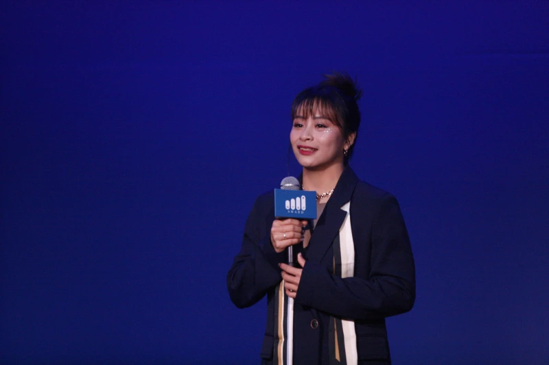 「舉重精靈」方莞靈頒舉重破大會紀錄獎。詹健全攝