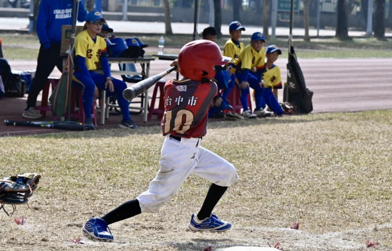 史孟承逆轉兩分砲。學生棒聯提供