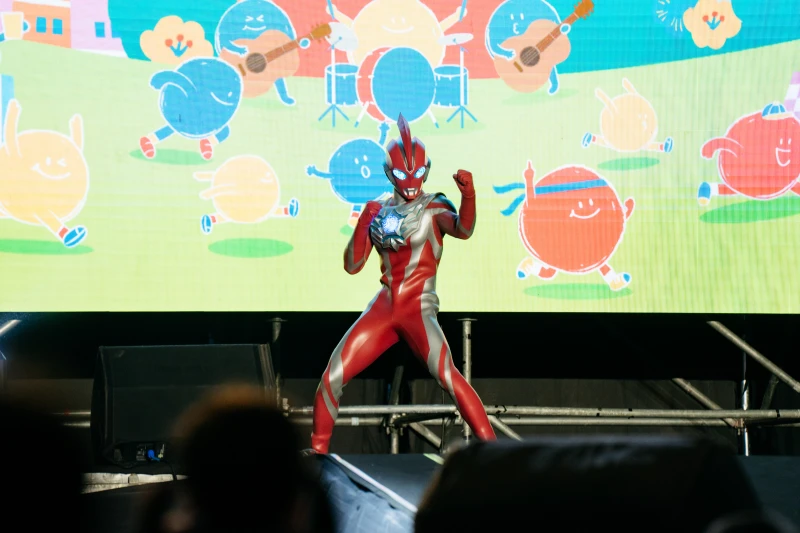 MOMO 家族攜手超人力霸王奧米加驚喜現身。大會提供