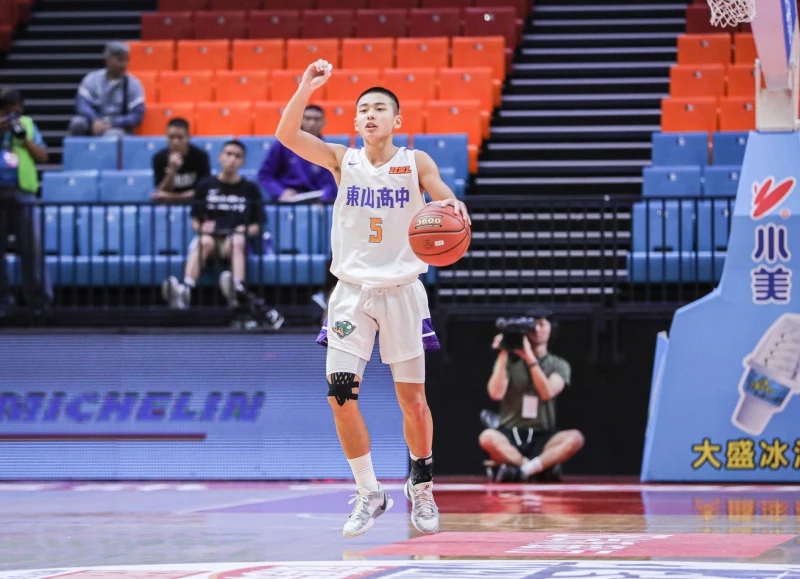 東山主控游元鈞。高中體總提供