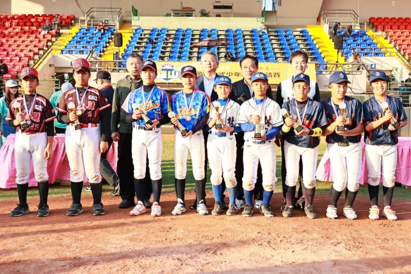 高年級組最佳九人。學生棒聯提供