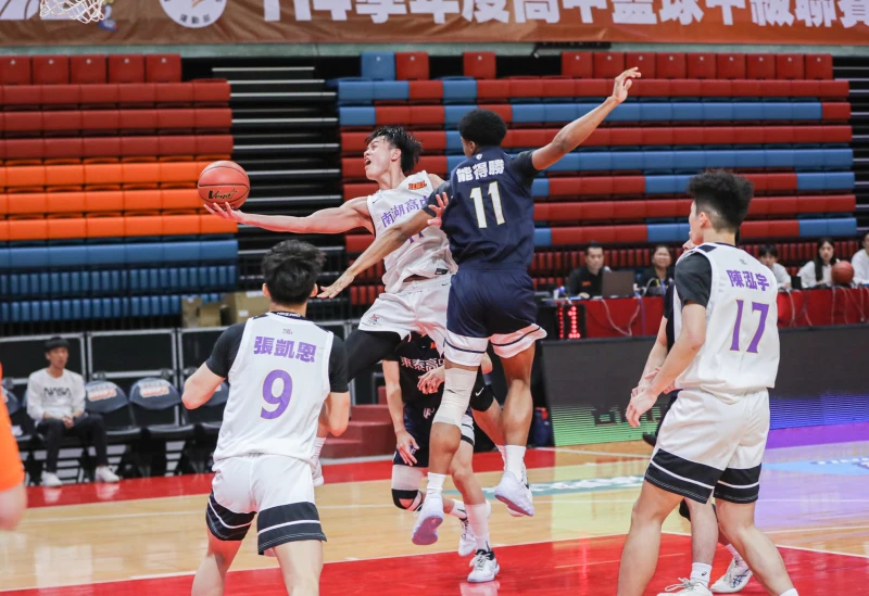 周佑承助南湖晉級。高中體總提供