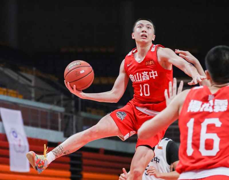 謝旻耕率南山連連13季隊史36度晉八強。高中體總提供