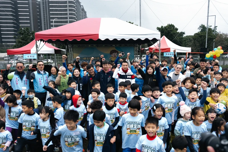 草根足球節在新完工的淡水文中五足球場舉行。官方提供