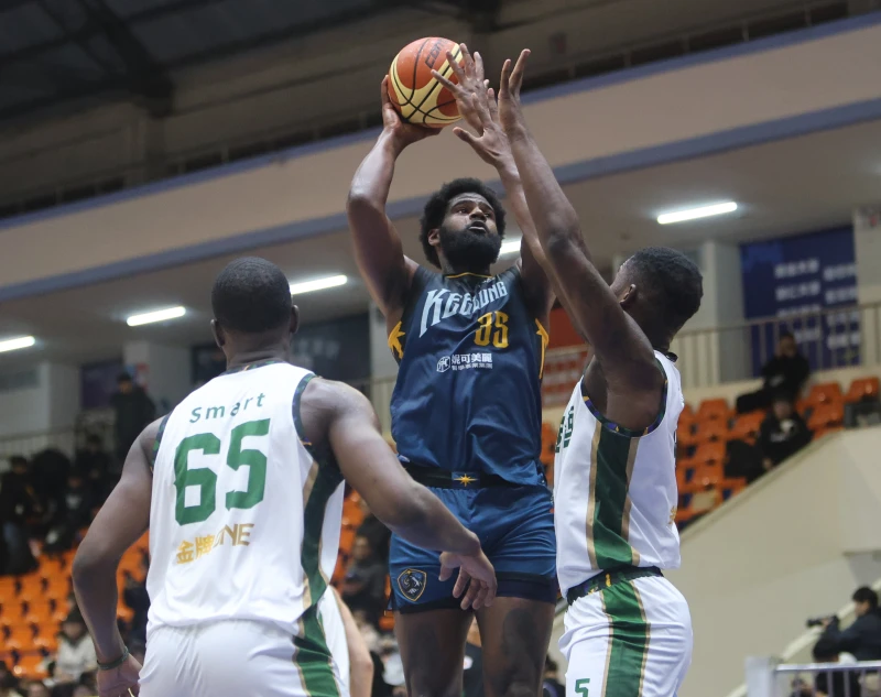 基隆洋將路易士首戰表現難如人意。陳楷攝