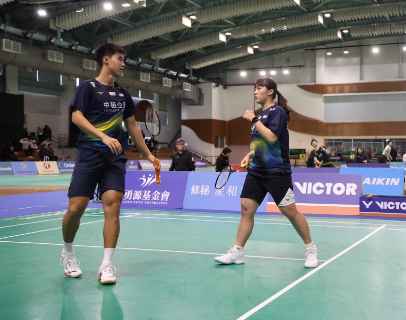 中租臨時組合楊筑云/楊博智打下混雙冠軍。李天助攝