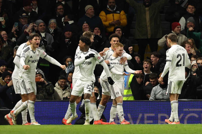 里德（Harrison Reed，右2）竟在最後時刻轟出一記精彩絕倫的遠射逼和紅軍。法新社