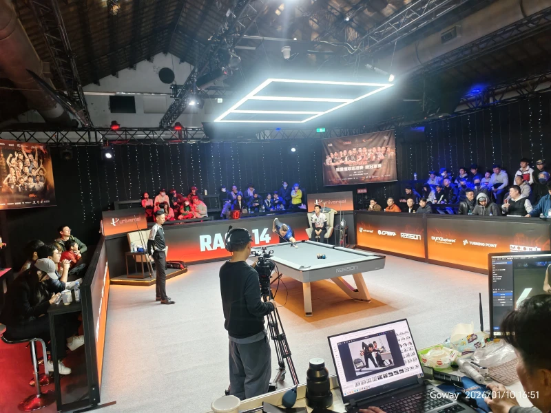 週末假期臺北松菸一號倉庫擠滿撞球球迷。大會提供