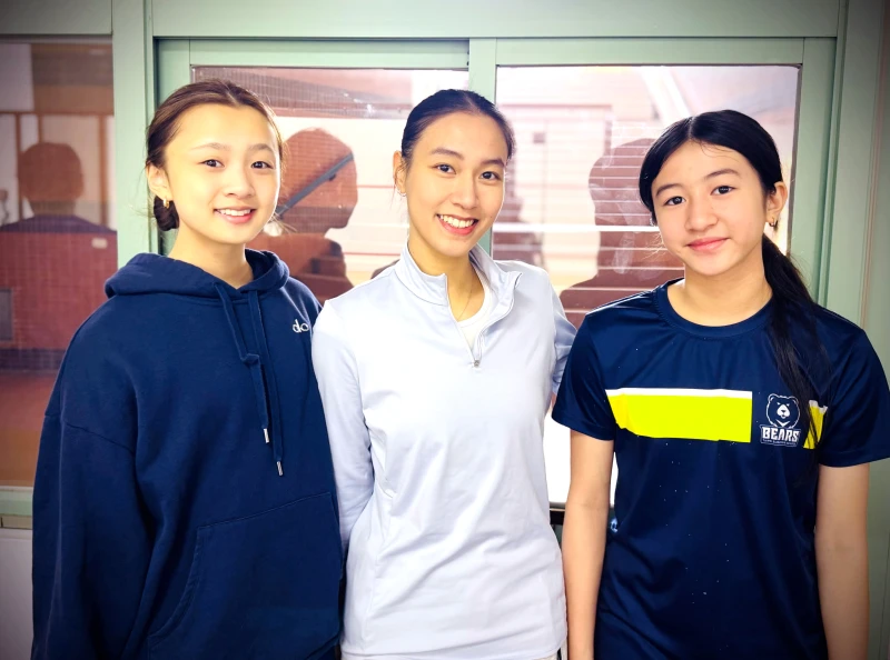 壁球國手選拔賽，3位代表台灣新力量掘起的美少女，左起徐宛雅是最年輕的成人國手，中是著名的壁球甜心王媛，右是未滿12歲的最年輕青少年國手陳若晞。特約記者 郭運復攝