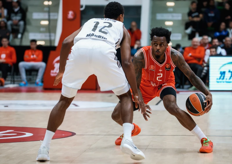 前NBA球員布雷克尼（Antonio Blakeney，右）也涉嫌操縱比賽。法新社