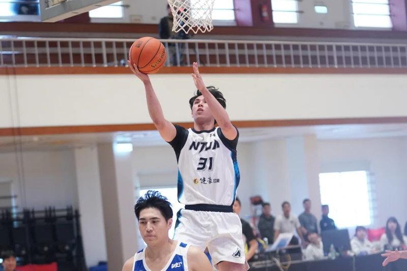 臺灣藝大查理。大專體總提供