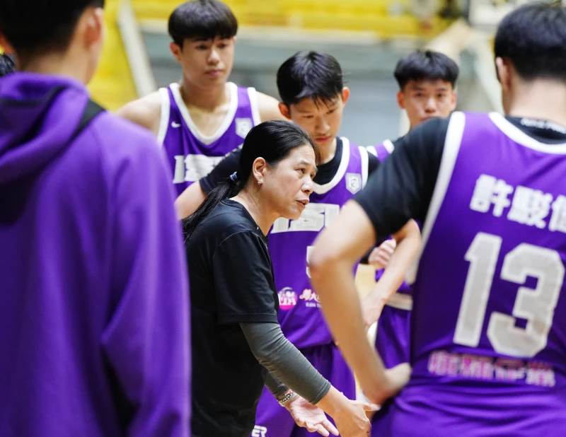 義守大學總教練謝玉娟。大專體總提供