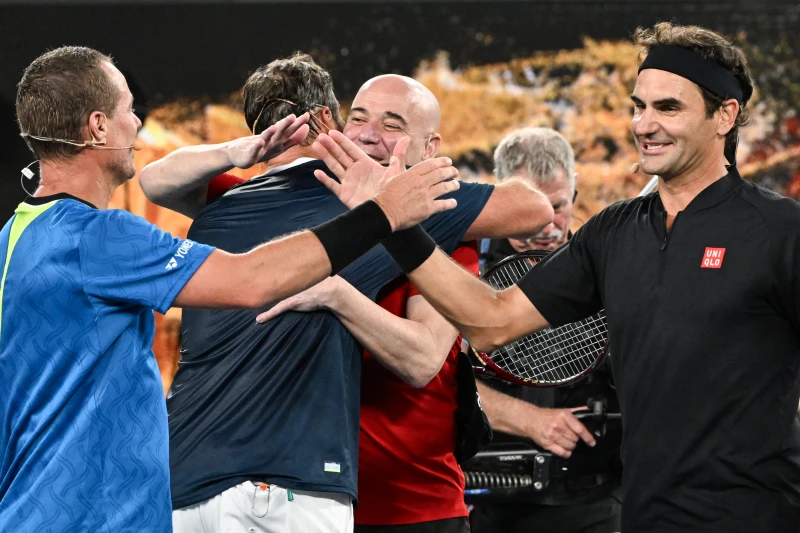 費德勒(右1)重返澳網獲得不少的矚目。法新社