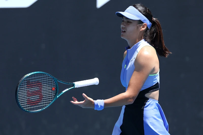 英國網球好手拉杜卡努（Emma Raducanu）今日於澳洲公開賽女單64強爆冷出局。法新社
