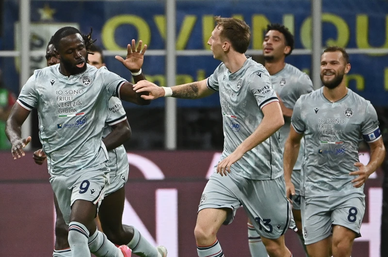 基蘭.戴維斯(Keinan Davis，左)是他們的進球機器，賽季6球，主客各3球。法新社