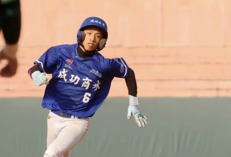 胡佳樂初登板守成。學生棒聯提供