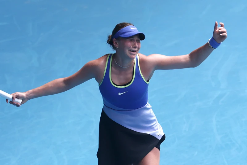 阿尼西莫娃澳網8強自爆落敗。法新社