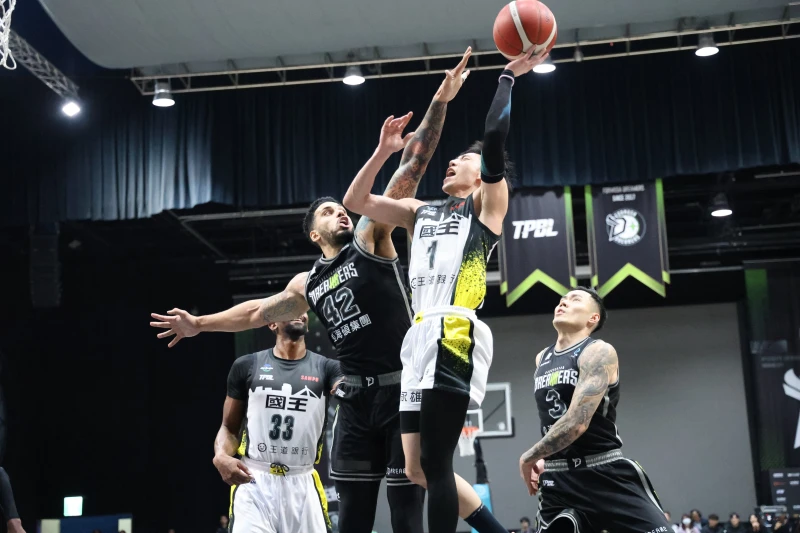 國王林書緯擔任主要切入突破分球角色。陳楷攝