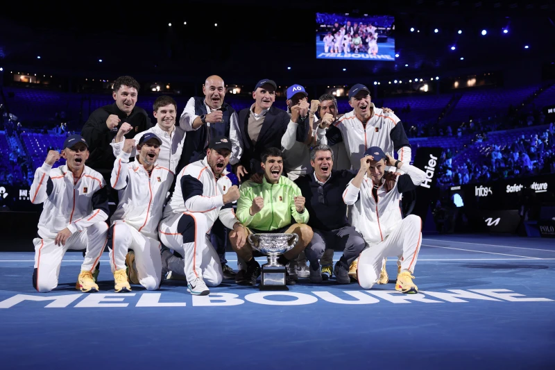 艾卡拉茲首奪澳網冠軍創全滿貫新猷。法新社