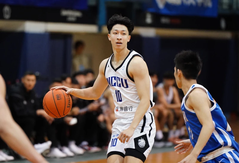 政大宋昕澔12分5籃板6助攻。大專體總提供