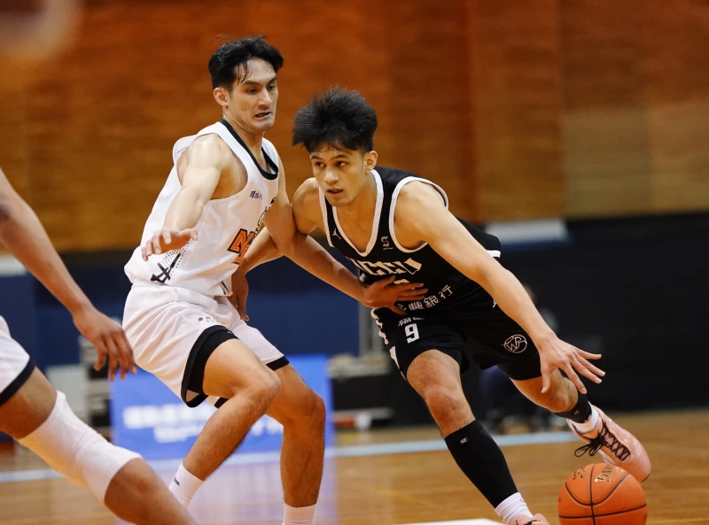 國體林恩祈及政大林恩宇的兄弟對決。大專體總提供