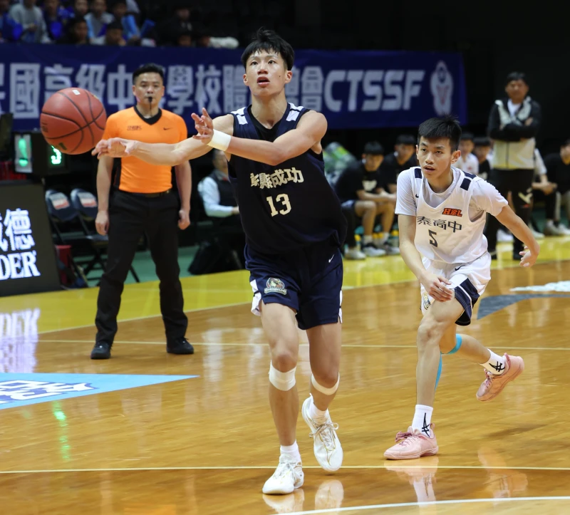 張承曄 。高中體總提供