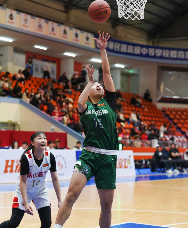 陽明許語珊強攻。高中體總提供