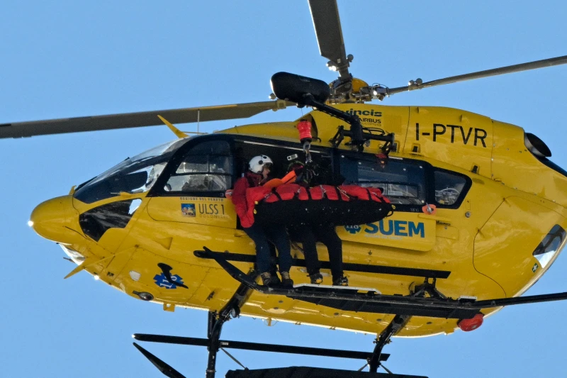 沃恩（Lindsey Vonn）受傷後被直升機後送治療。法新社