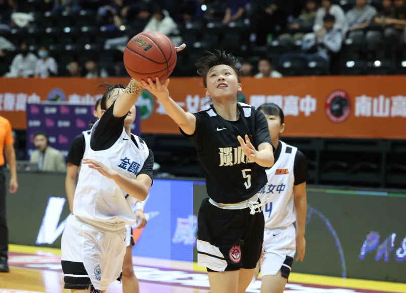 淡商優質主控鄭敬璇則三分球6投中3得23分。高中體總提供